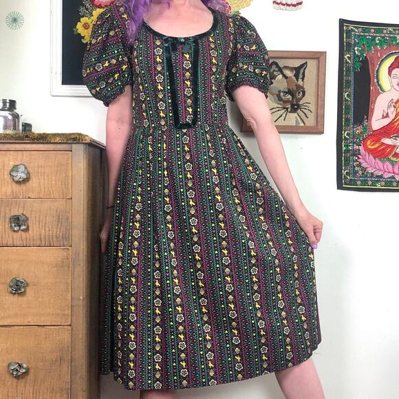 Vintage Scandinavian Bird Print Dress, Dark Cottagecore Puff Sleeve Dress, Sz M - Picture 5 of 10